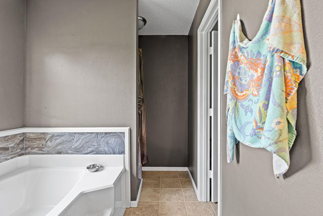 1641 W Lake Gladewater, Gladewater, TX 75647