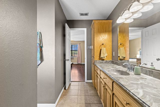 1641 W Lake Gladewater, Gladewater, TX 75647