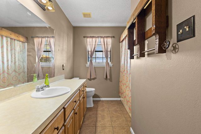 1641 W Lake Gladewater, Gladewater, TX 75647