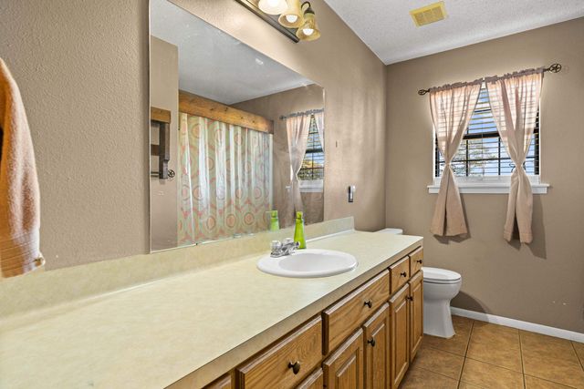 1641 W Lake Gladewater, Gladewater, TX 75647