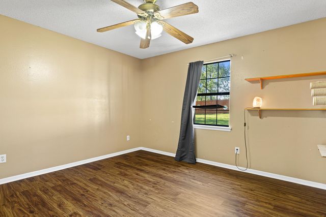 1641 W Lake Gladewater, Gladewater, TX 75647