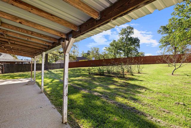 1641 W Lake Gladewater, Gladewater, TX 75647