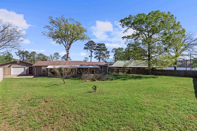 1641 W Lake Gladewater, Gladewater, TX 75647