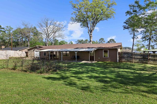 1641 W Lake Gladewater, Gladewater, TX 75647