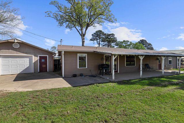 1641 W Lake Gladewater, Gladewater, TX 75647