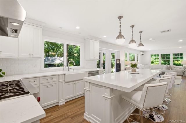 1 Winston Court, Dix Hills, NY 11746