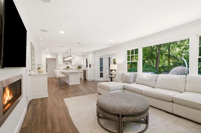 1 Winston Court, Dix Hills, NY 11746