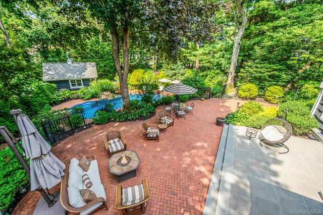 1 Winston Court, Dix Hills, NY 11746