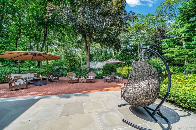 1 Winston Court, Dix Hills, NY 11746