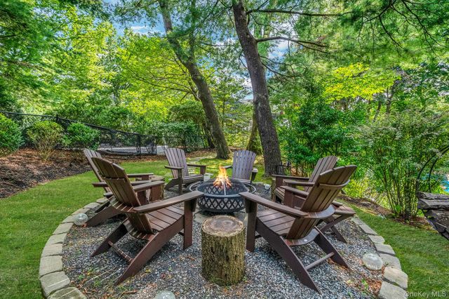 1 Winston Court, Dix Hills, NY 11746