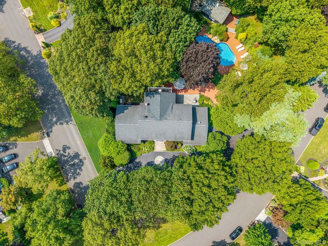 1 Winston Court, Dix Hills, NY 11746
