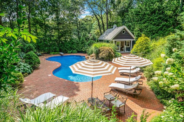 1 Winston Court, Dix Hills, NY 11746