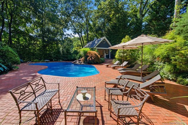 1 Winston Court, Dix Hills, NY 11746