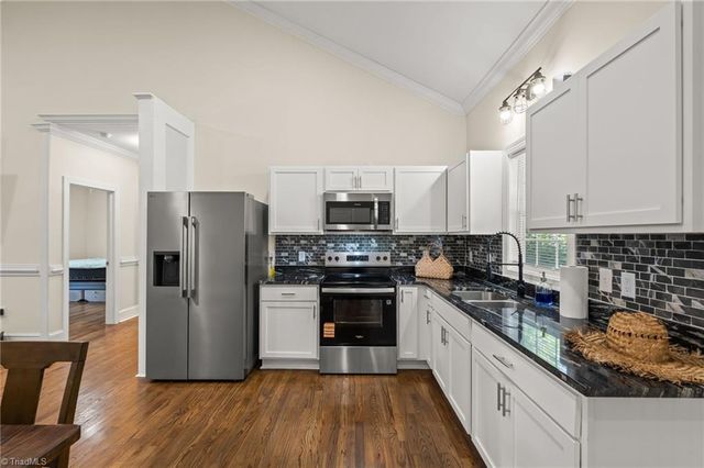 920 Fairway Avenue, Thomasville, NC 27360