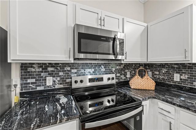 920 Fairway Avenue, Thomasville, NC 27360