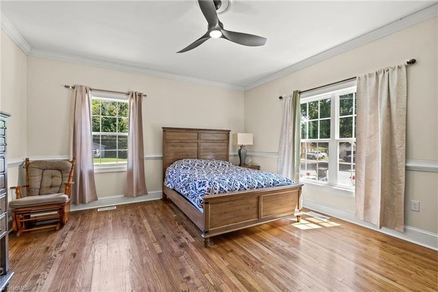 920 Fairway Avenue, Thomasville, NC 27360