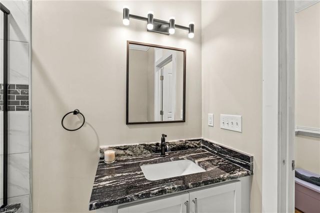 920 Fairway Avenue, Thomasville, NC 27360