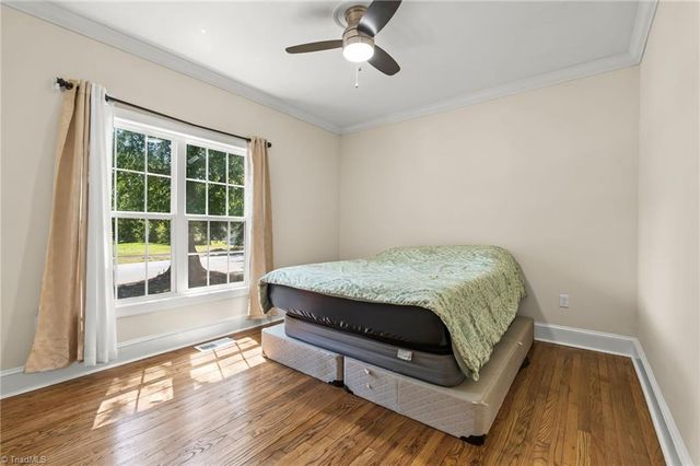 920 Fairway Avenue, Thomasville, NC 27360
