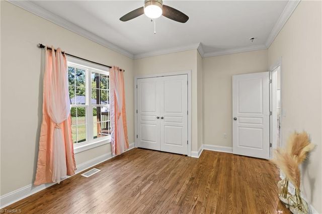 920 Fairway Avenue, Thomasville, NC 27360