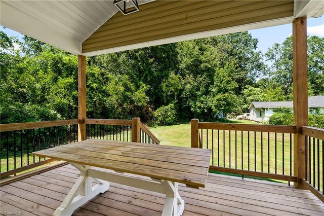 920 Fairway Avenue, Thomasville, NC 27360
