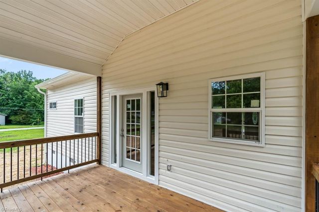 920 Fairway Avenue, Thomasville, NC 27360