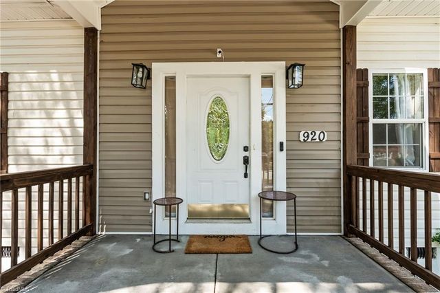 920 Fairway Avenue, Thomasville, NC 27360