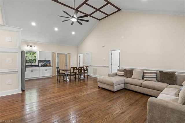 920 Fairway Avenue, Thomasville, NC 27360