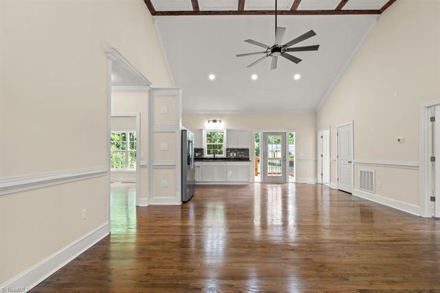 920 Fairway Avenue, Thomasville, NC 27360
