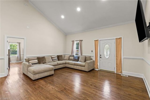 920 Fairway Avenue, Thomasville, NC 27360