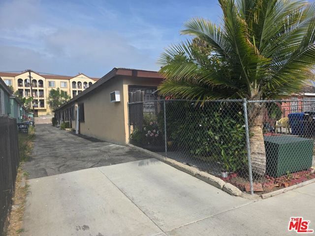 6021 11th Avenue, Los Angeles, CA 90043