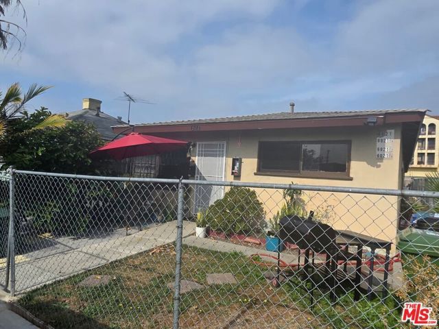 6021 11th Avenue, Los Angeles, CA 90043