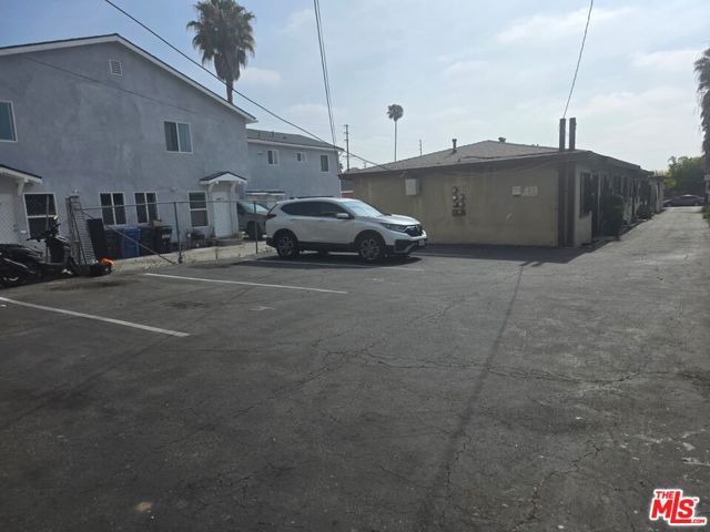 6021 11th Avenue, Los Angeles, CA 90043