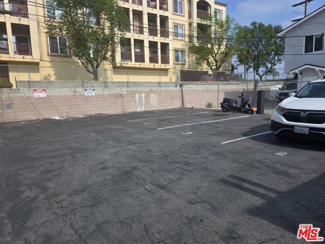 6021 11th Avenue, Los Angeles, CA 90043
