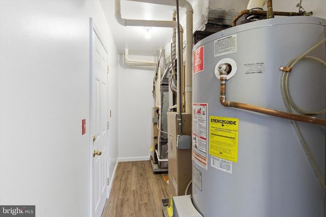 10 SALEM CT, Barnegat, NJ 08005