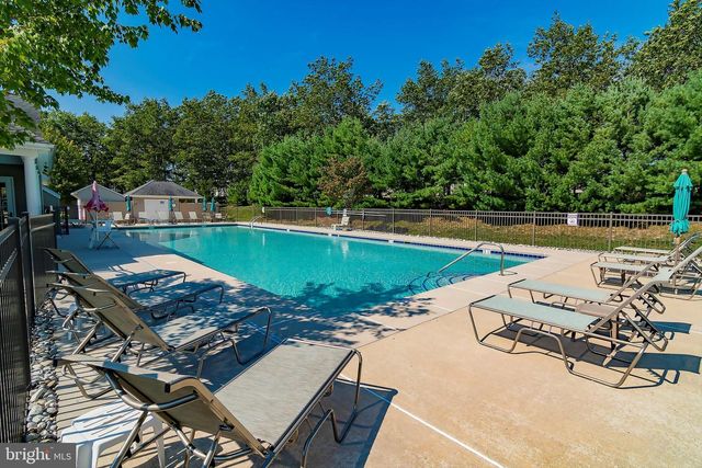 10 SALEM CT, Barnegat, NJ 08005