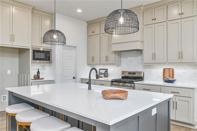 11441 S Langley Street, Olathe, KS 66061