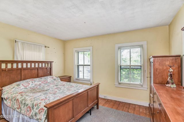 43 Center Avenue, Leonardo, NJ 07737
