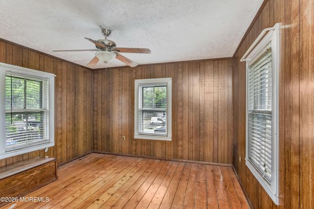 43 Center Avenue, Leonardo, NJ 07737