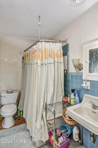 43 Center Avenue, Leonardo, NJ 07737