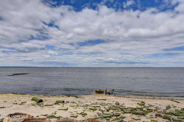 43 Center Avenue, Leonardo, NJ 07737