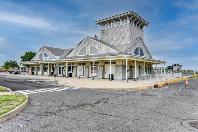 43 Center Avenue, Leonardo, NJ 07737