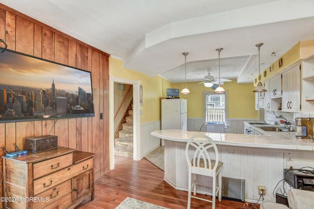 43 Center Avenue, Leonardo, NJ 07737