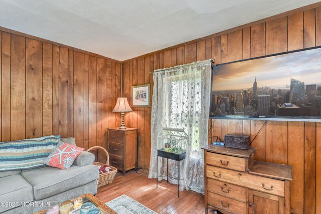 43 Center Avenue, Leonardo, NJ 07737