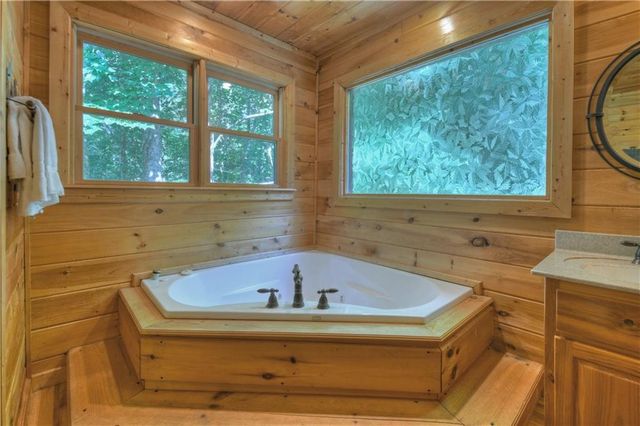 482 N Old Aska Road, Blue Ridge, GA 30513