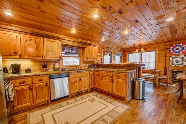 482 N Old Aska Road, Blue Ridge, GA 30513