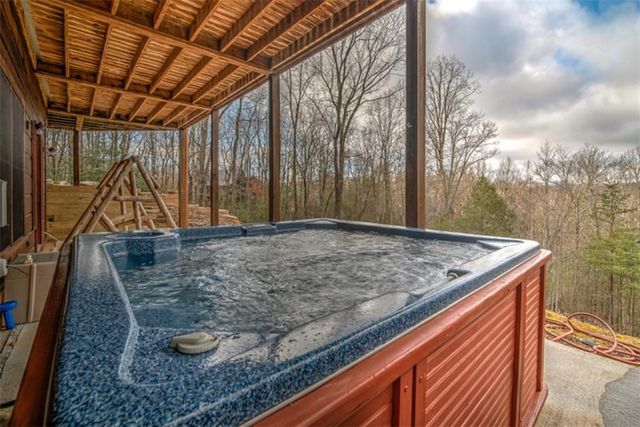 482 N Old Aska Road, Blue Ridge, GA 30513