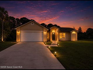 398 Falls Church Street SW, Palm Bay, FL 32908
