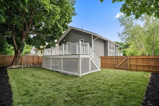 27 Westminster Rd, Hull, MA 02045
