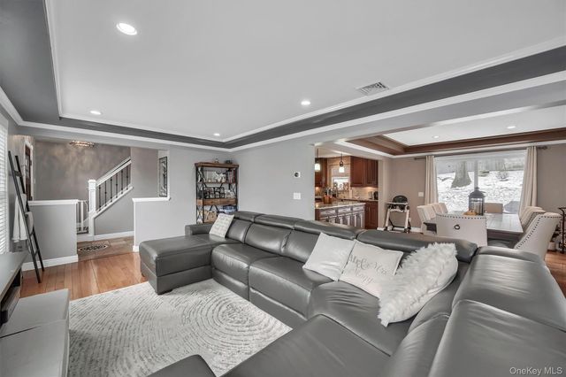 31 Reservoir Road, White Plains, NY 10603