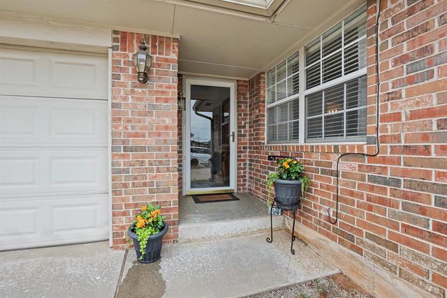 227 N Kelly Avenue, Edmond, OK 73003